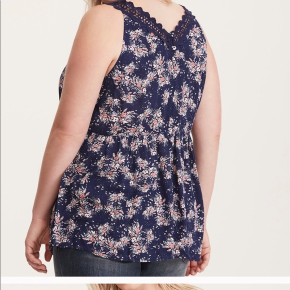 Torrid Lacy Floral Flowy Tank - Picture 7 of 8
